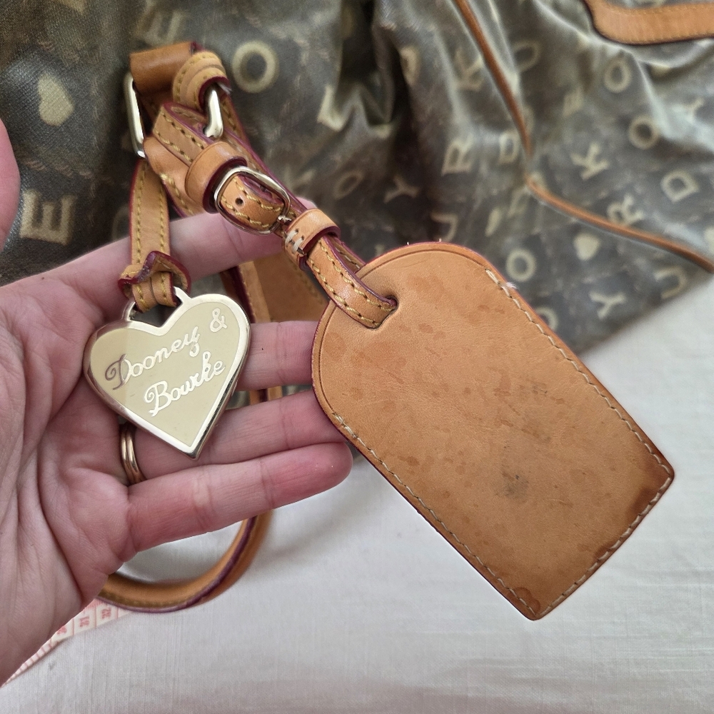 Vintage Dooney & Bourke Brown Spellout Heart Duffle Bag Carry-on Leather Brown - Picture 15 of 16